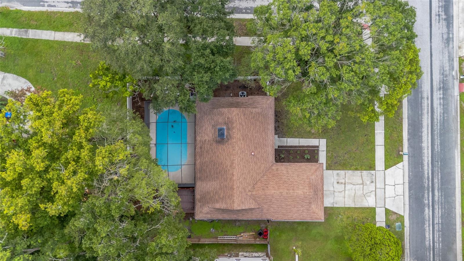 17717 CRANBROOK DR — photo 8