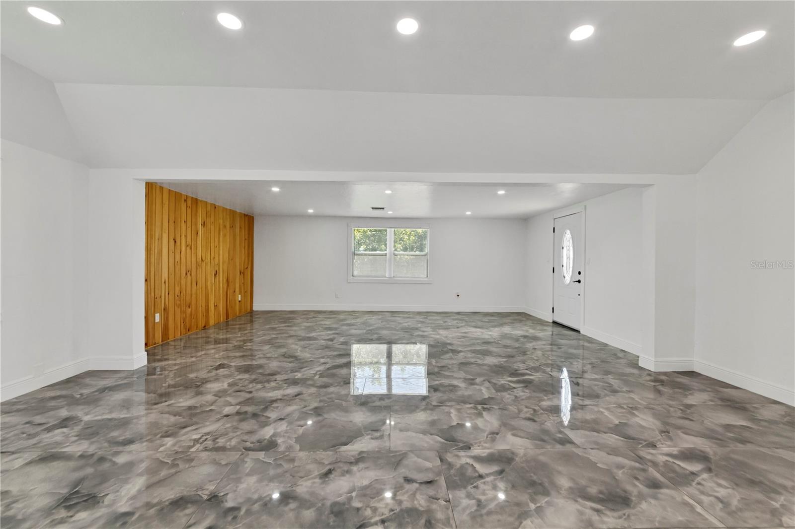 2839 OLYMPIC ST — photo 10
