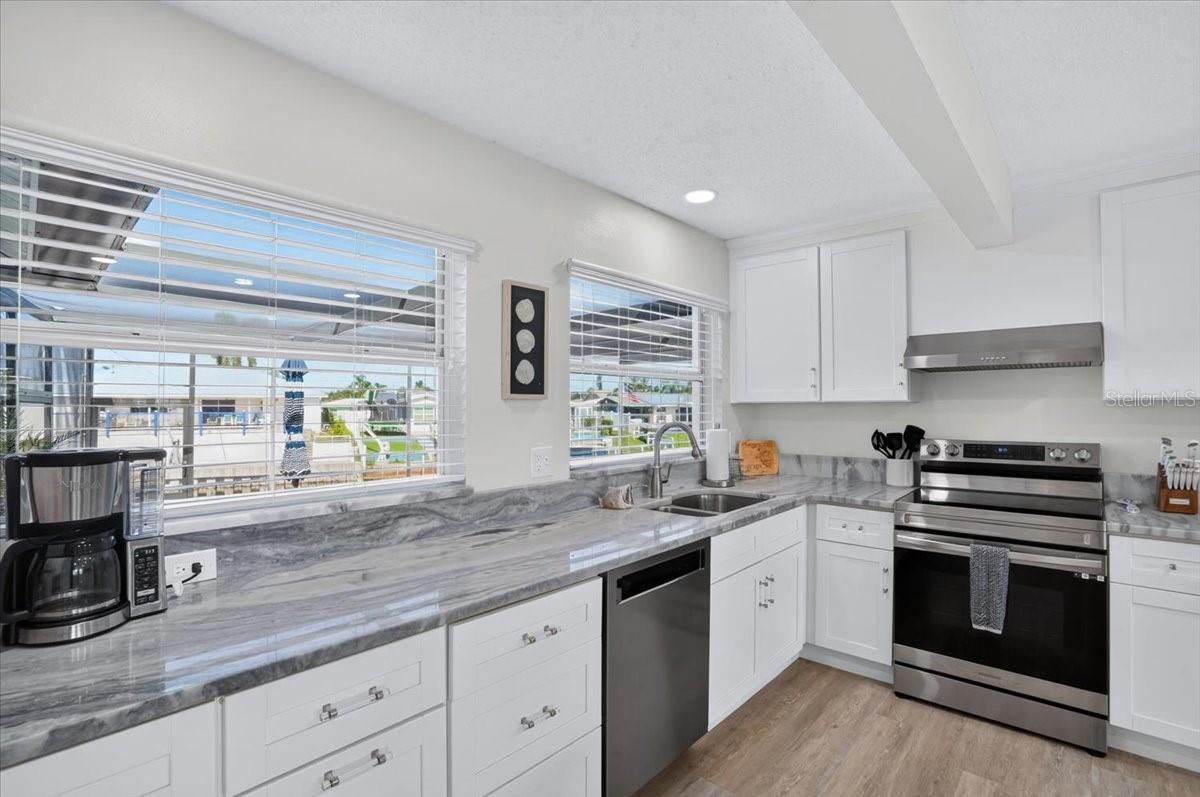 5016 MANGROVE POINT RD — photo 16