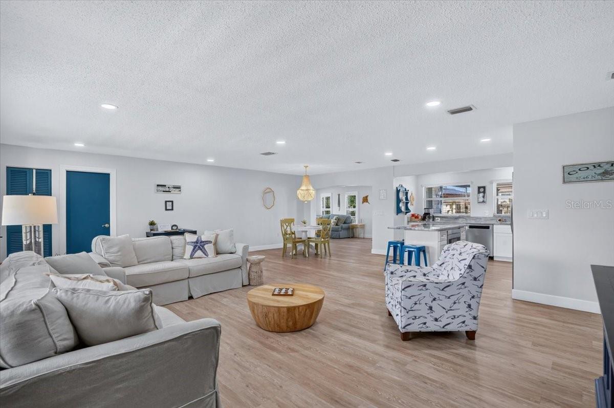 5016 MANGROVE POINT RD — photo 8