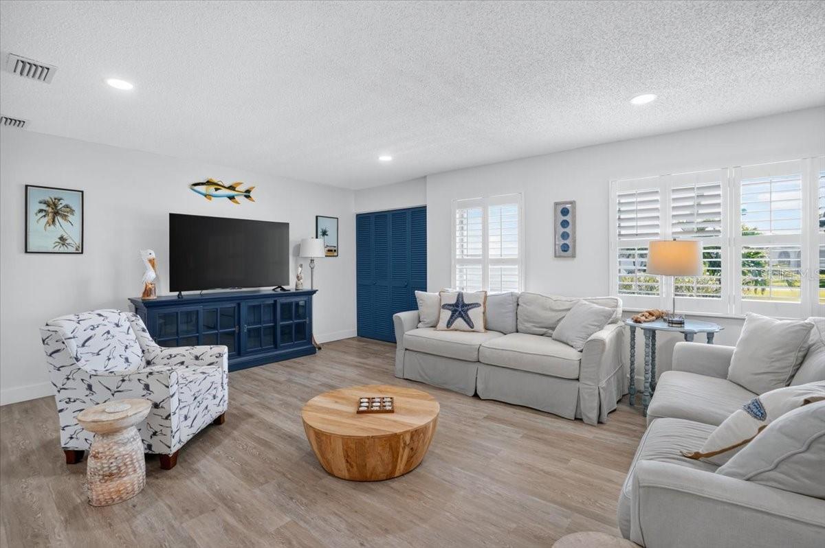 5016 MANGROVE POINT RD — photo 7