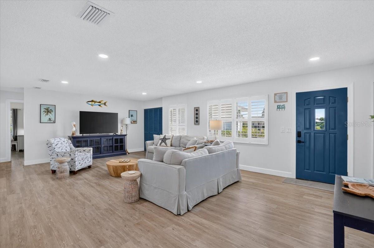 5016 MANGROVE POINT RD — photo 9