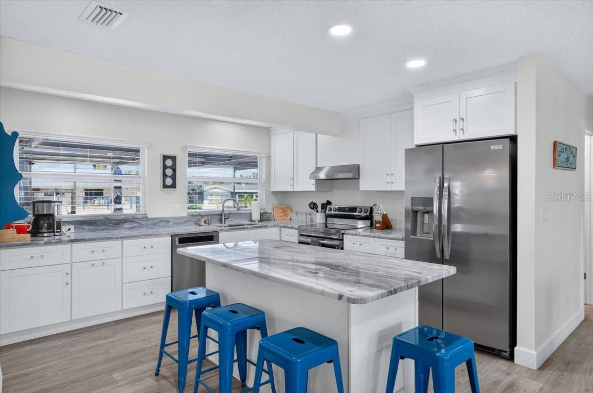 5016 MANGROVE POINT RD — photo 12