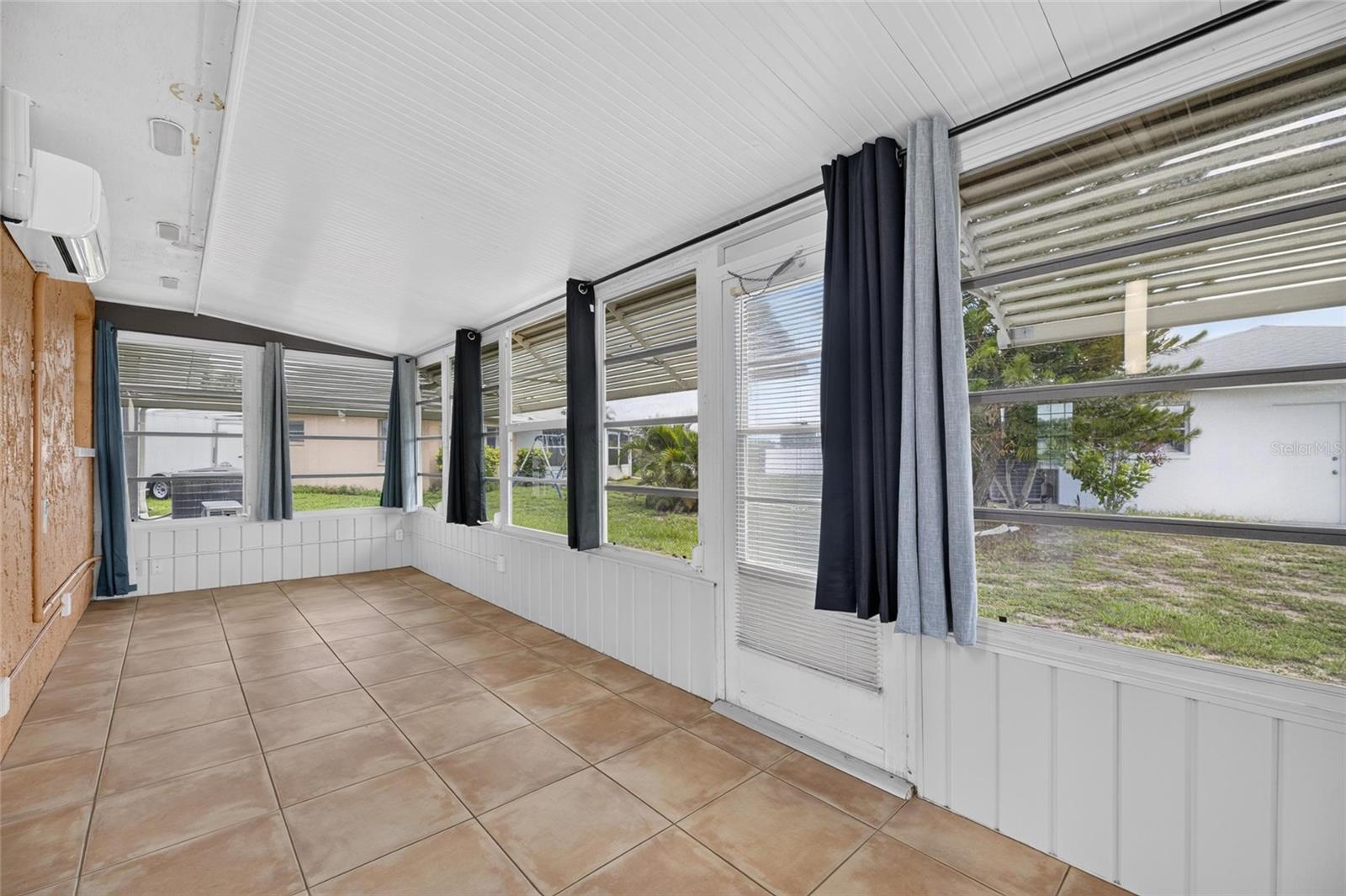 1743 COCO PALM CIR — photo 35