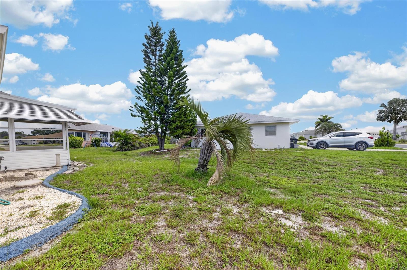1743 COCO PALM CIR — photo 37