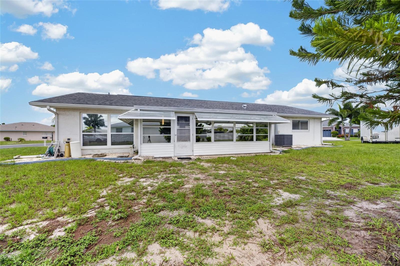 1743 COCO PALM CIR — photo 38