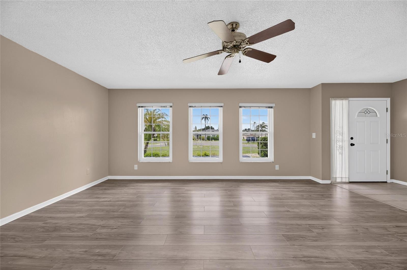 1743 COCO PALM CIR — photo 9