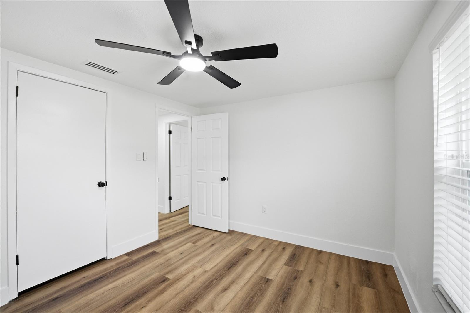 2338 MEADOWBROOK DR — photo 34