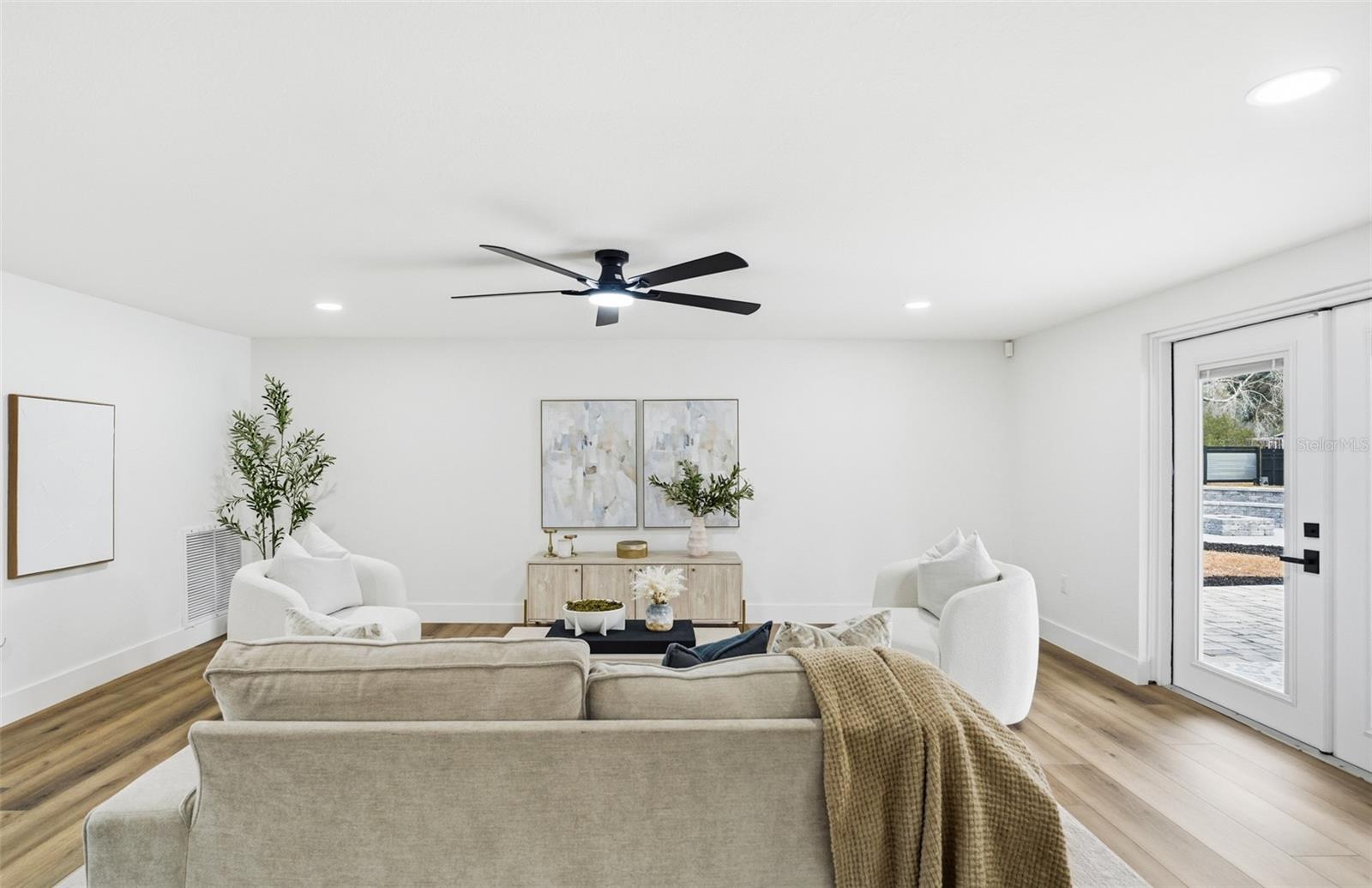 2338 MEADOWBROOK DR — photo 18