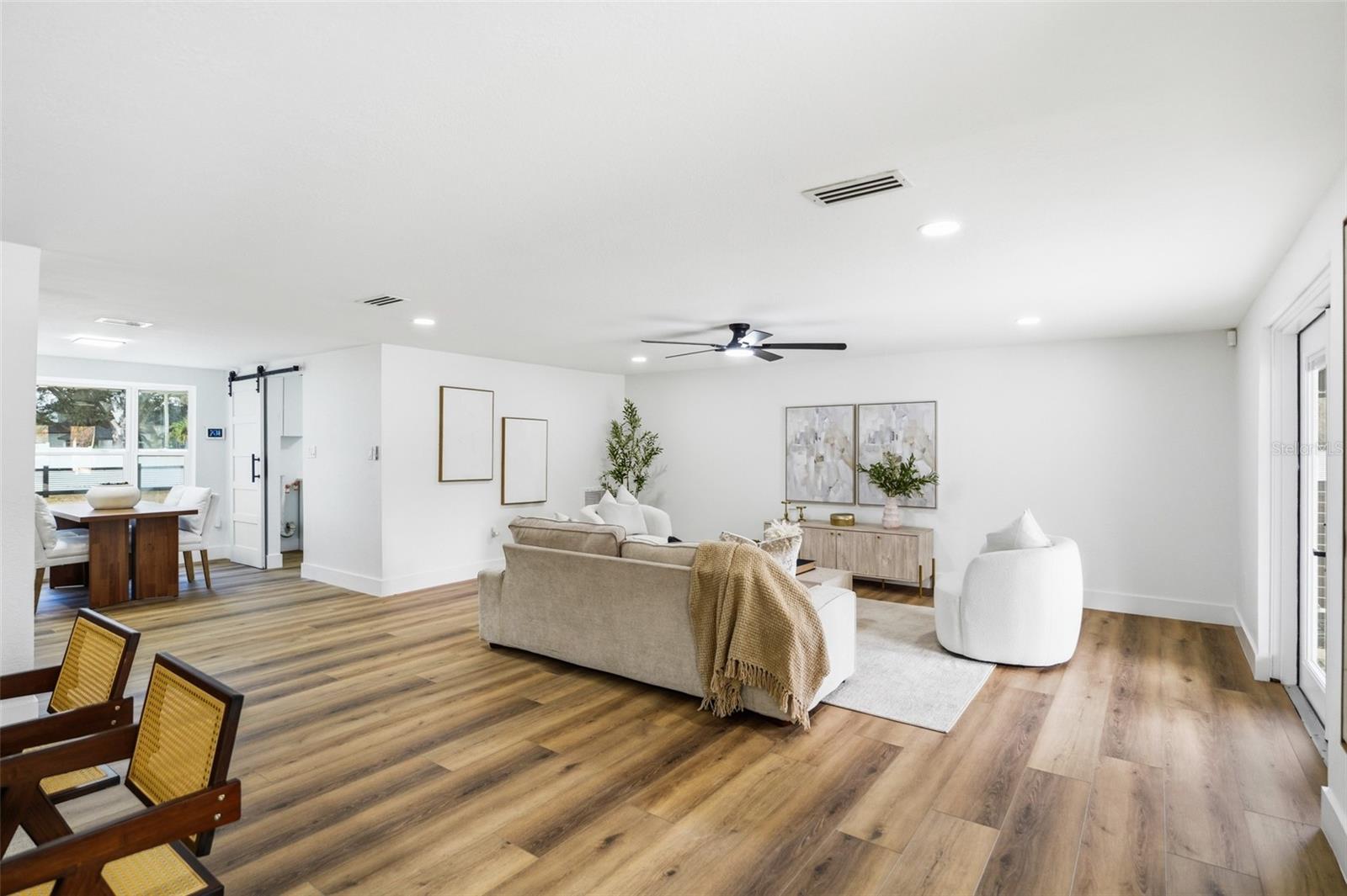 2338 MEADOWBROOK DR — photo 17
