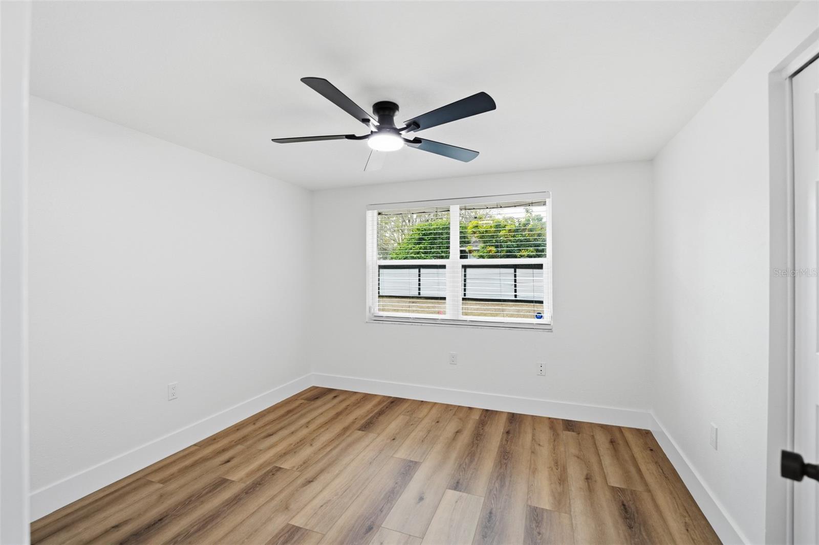 2338 MEADOWBROOK DR — photo 38