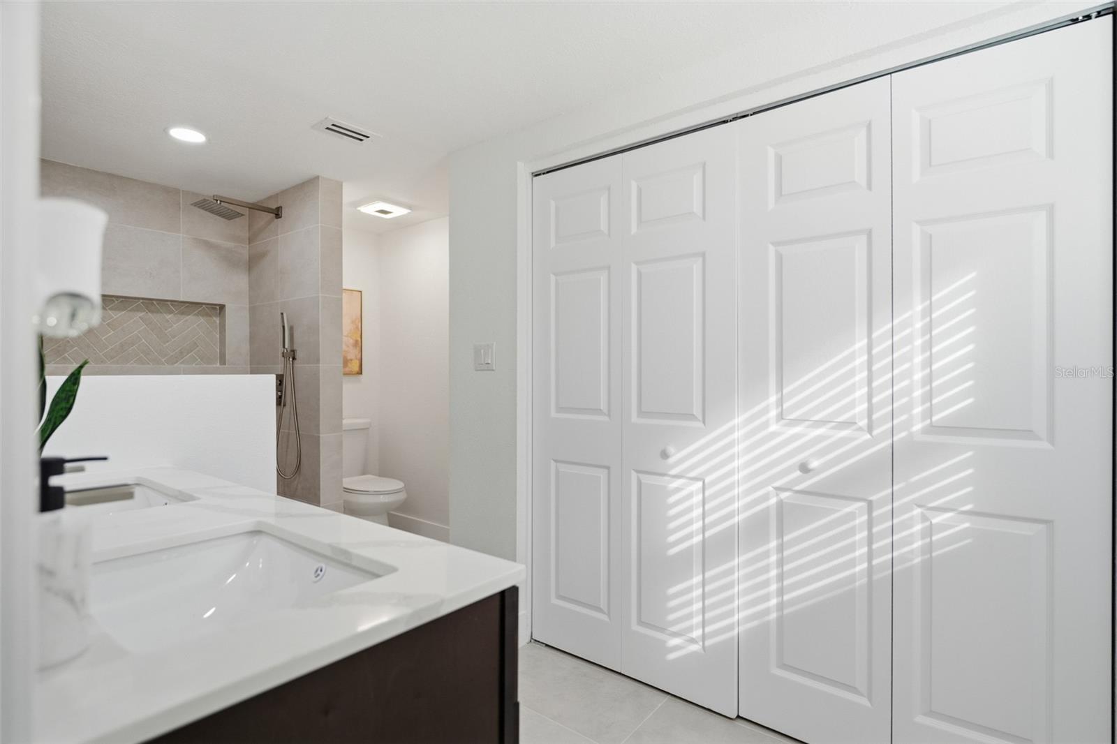 2338 MEADOWBROOK DR — photo 45