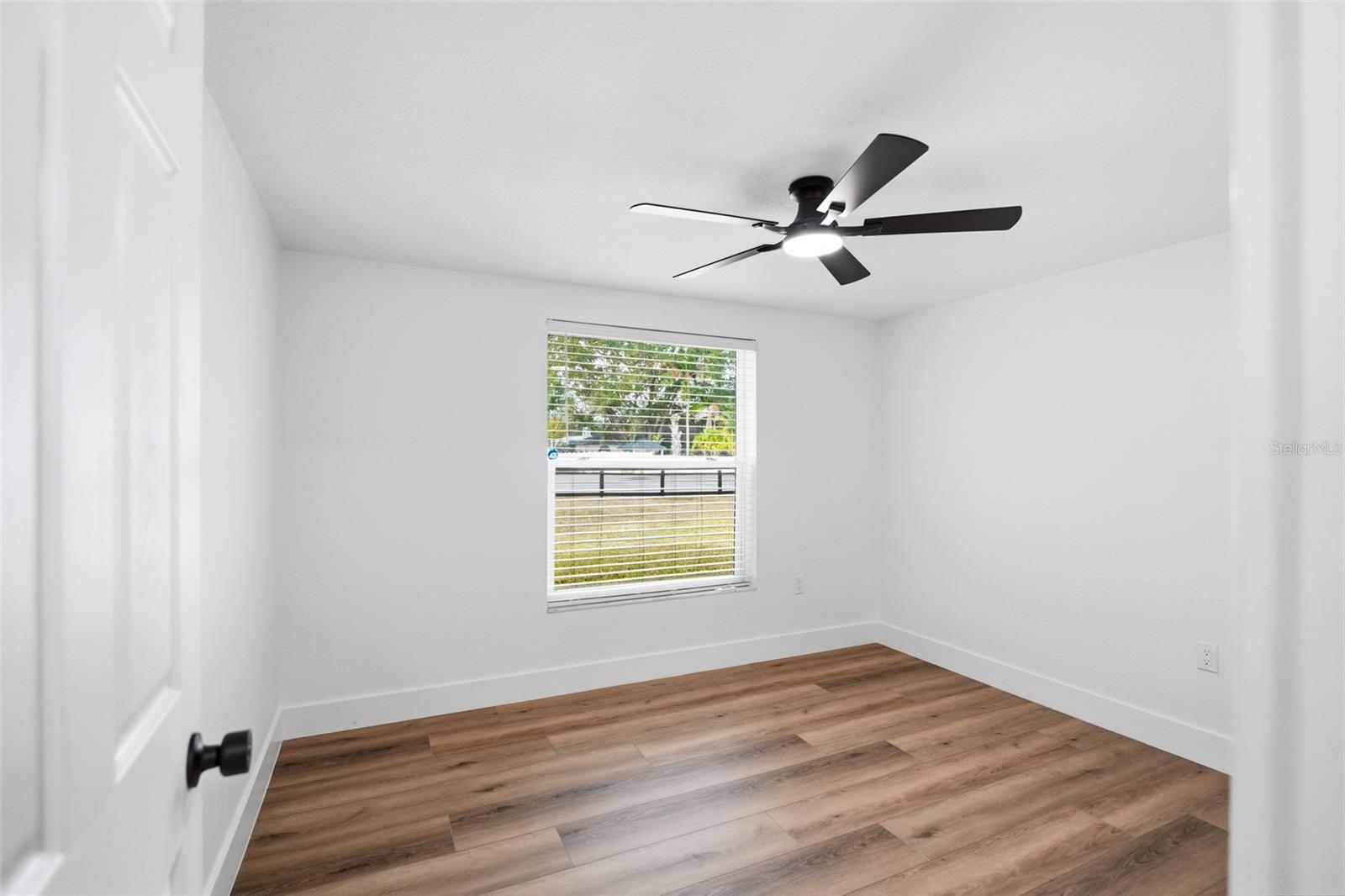 2338 MEADOWBROOK DR — photo 33