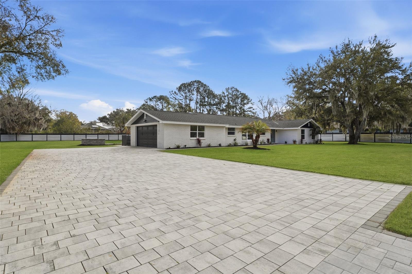 2338 MEADOWBROOK DR — photo 4