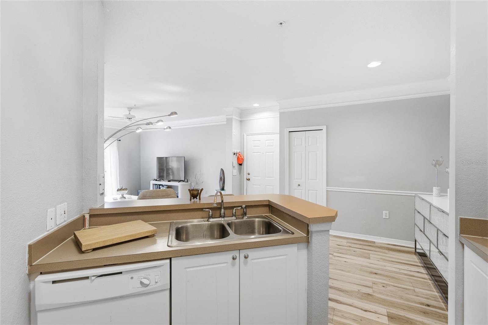 5134 NORTHRIDGE RD #208 — photo 10