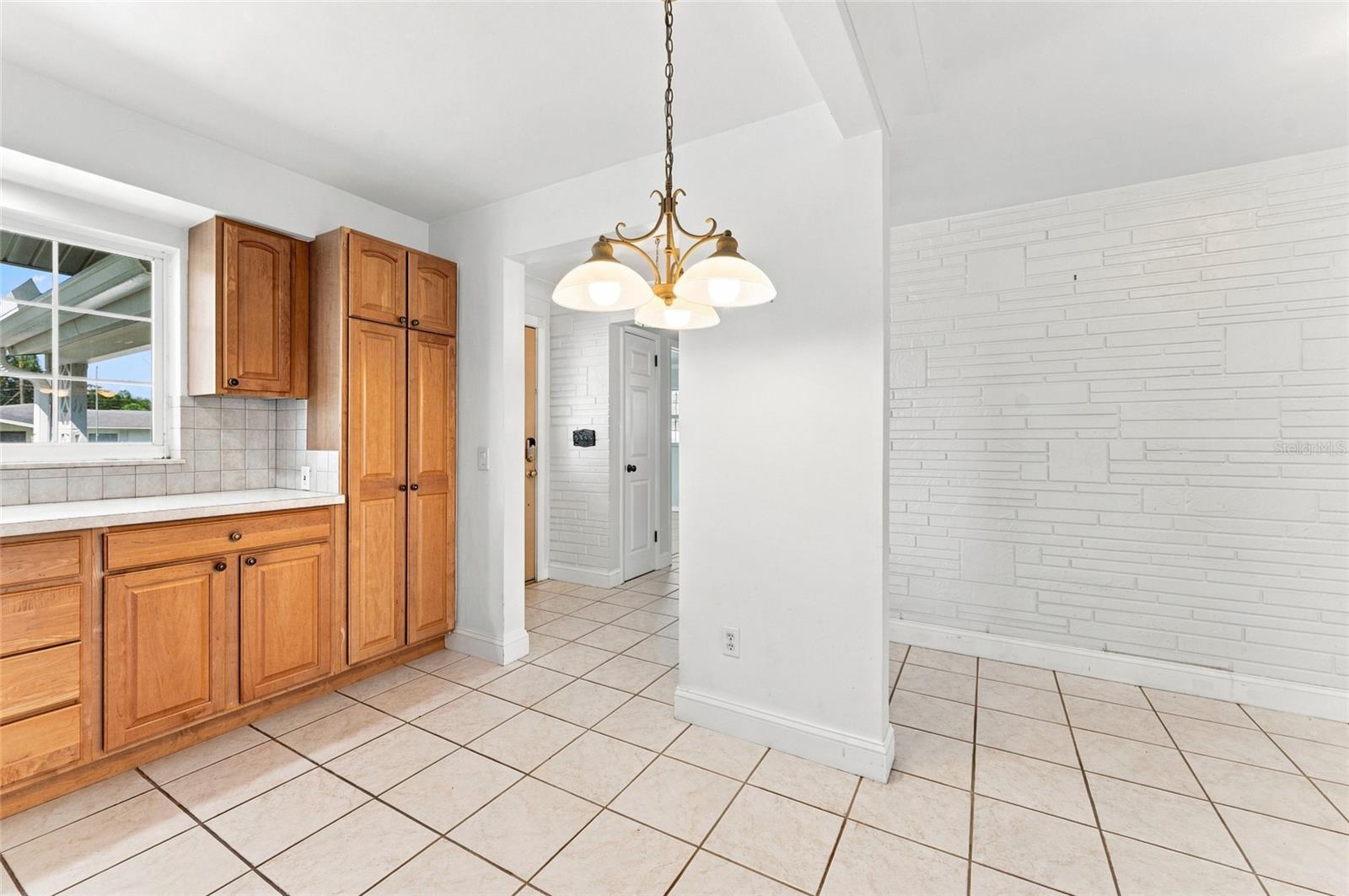 1773 LONDON LN — photo 28