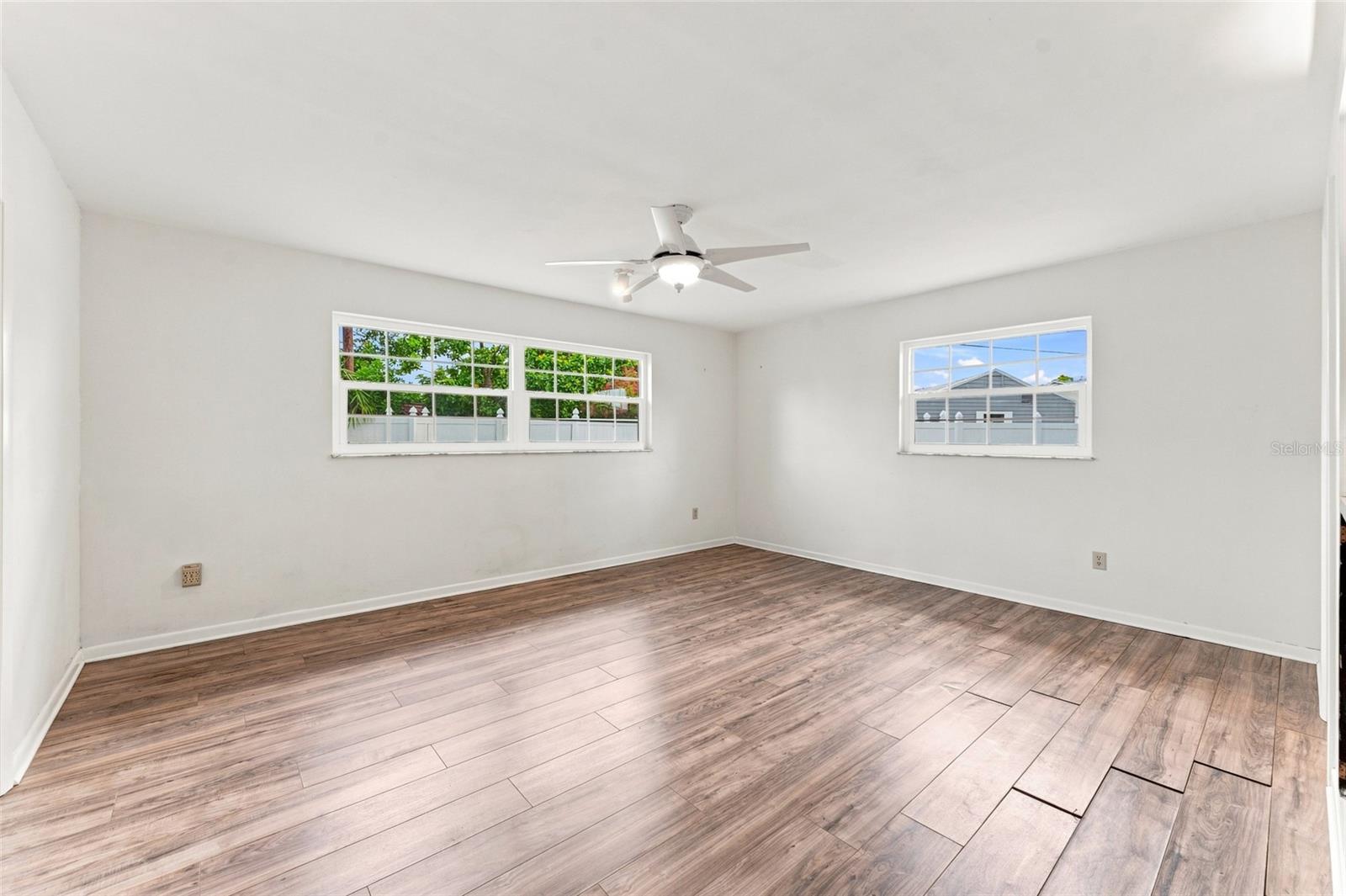 1773 LONDON LN — photo 32