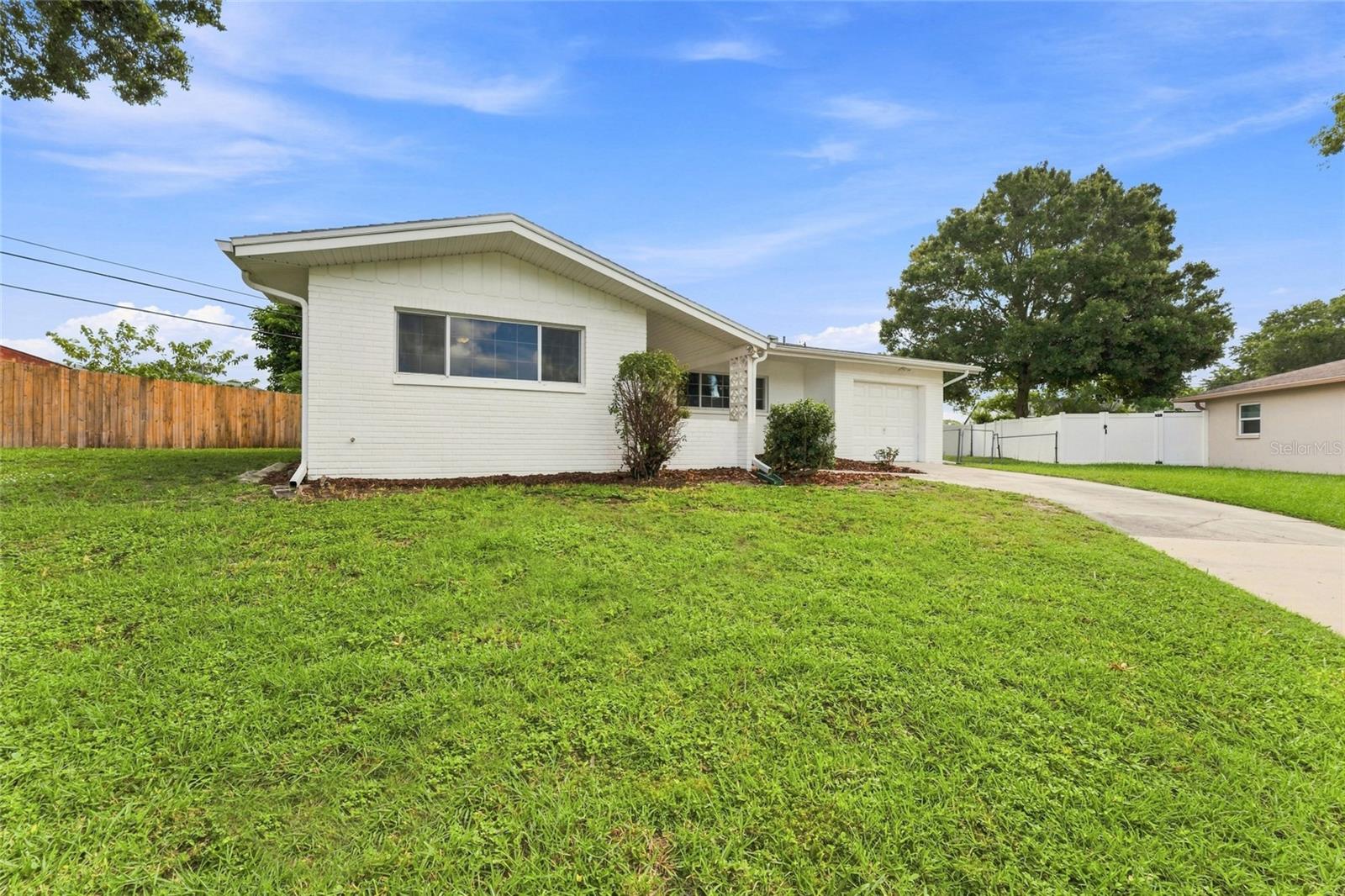 1773 LONDON LN — photo 5