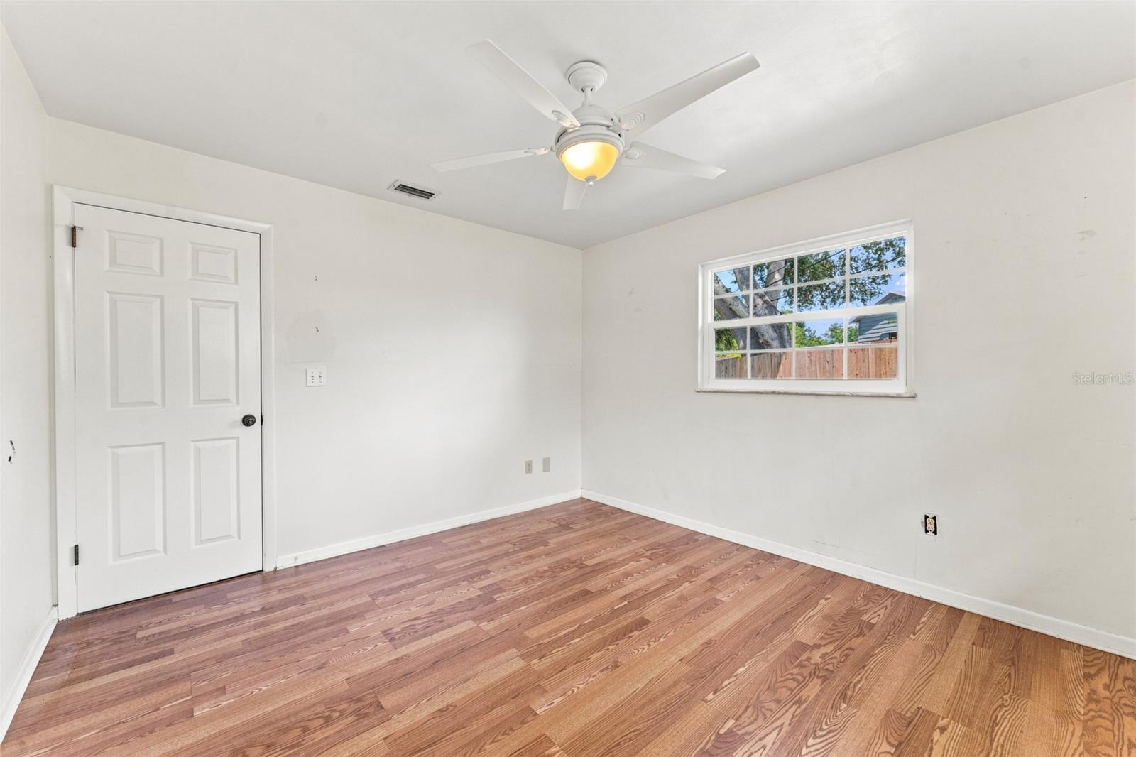 1773 LONDON LN — photo 50