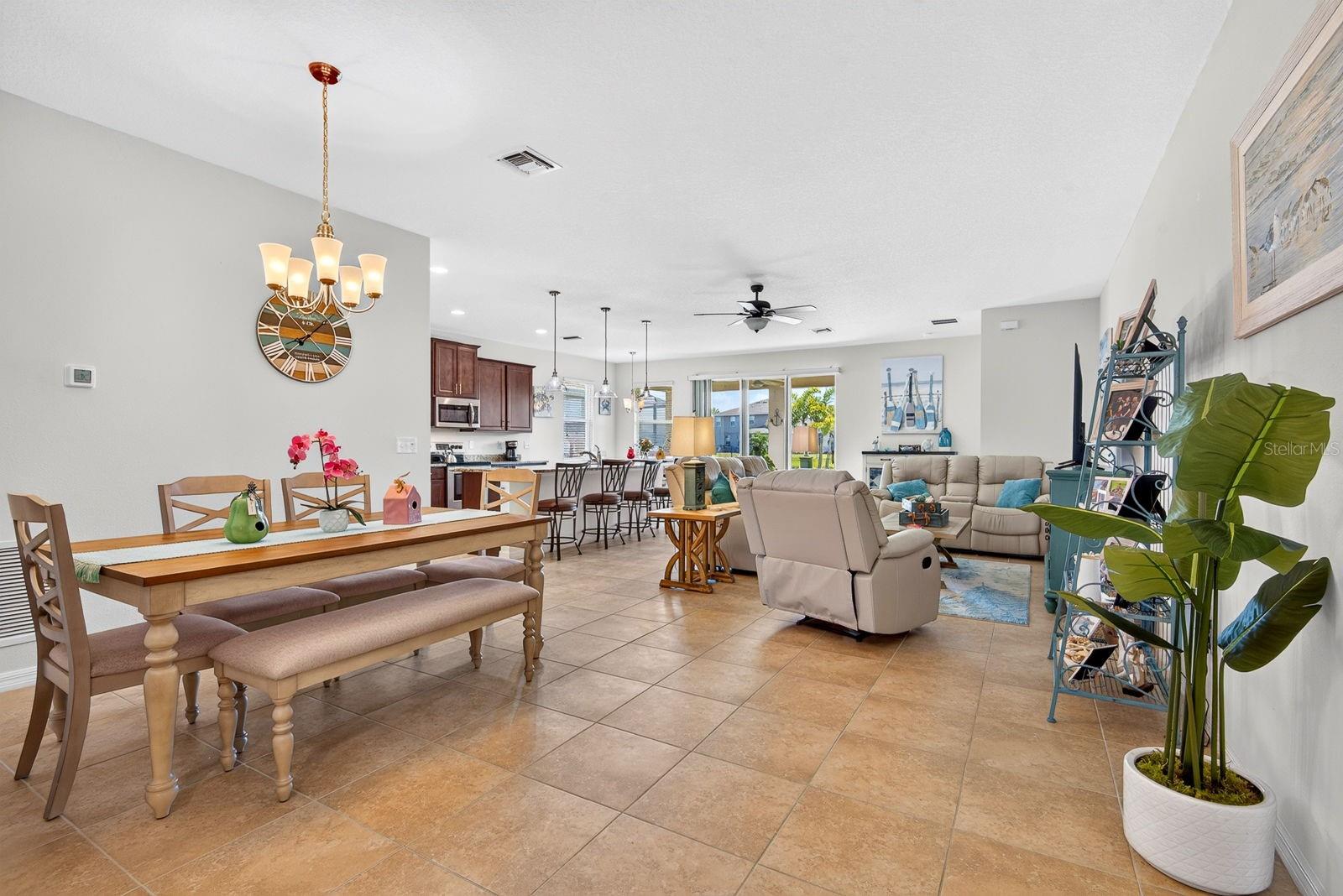 6435 DEVESTA LOOP — photo 38