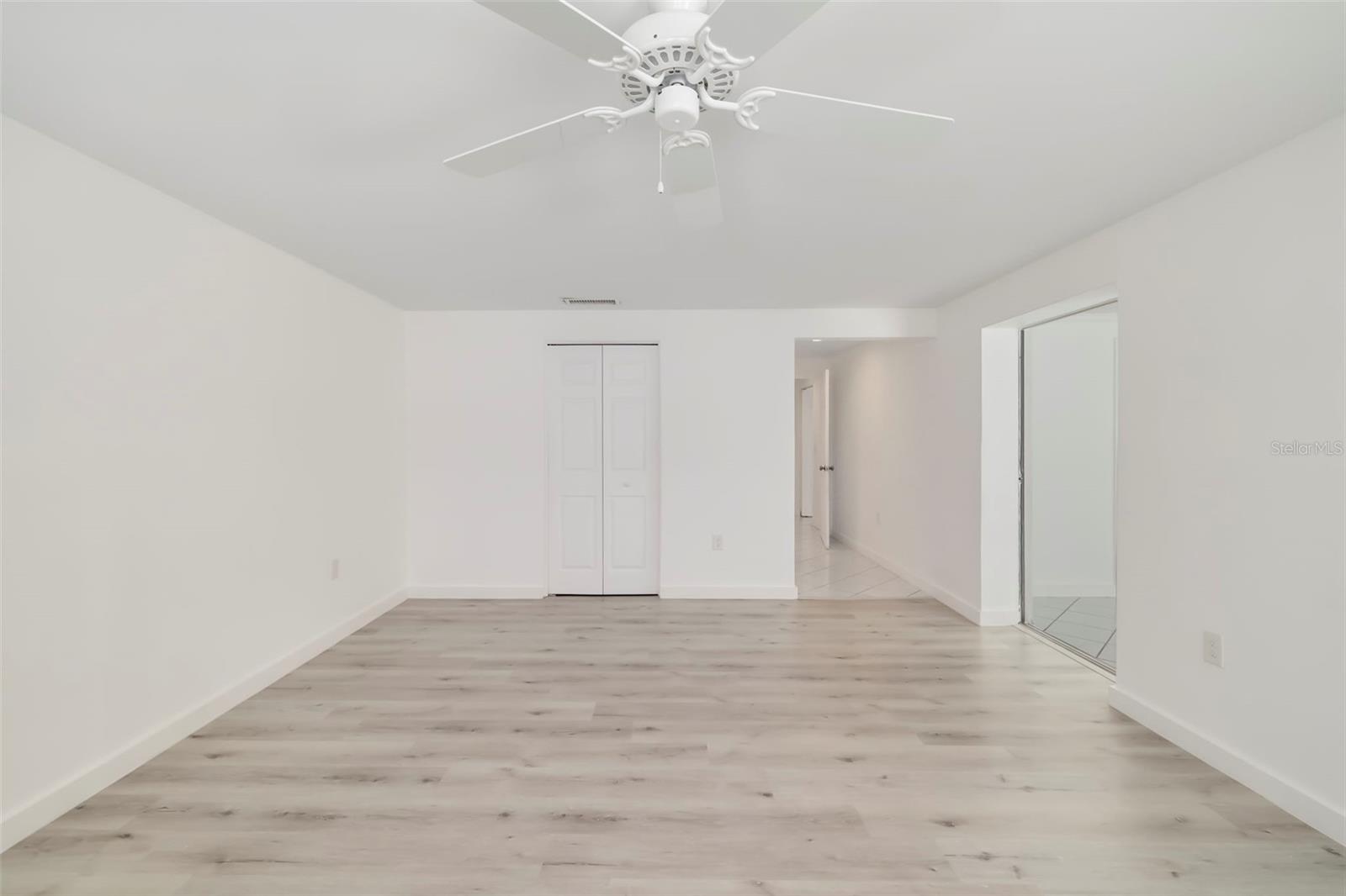 708 GARFIELD DR — photo 40