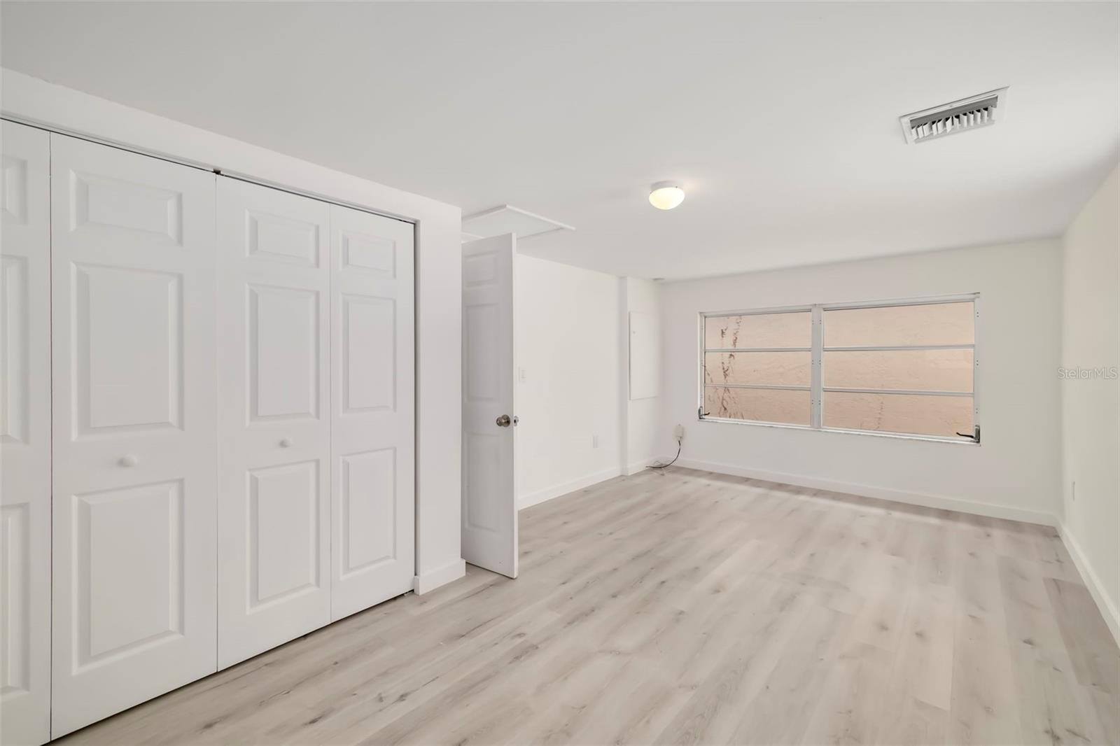 708 GARFIELD DR — photo 24
