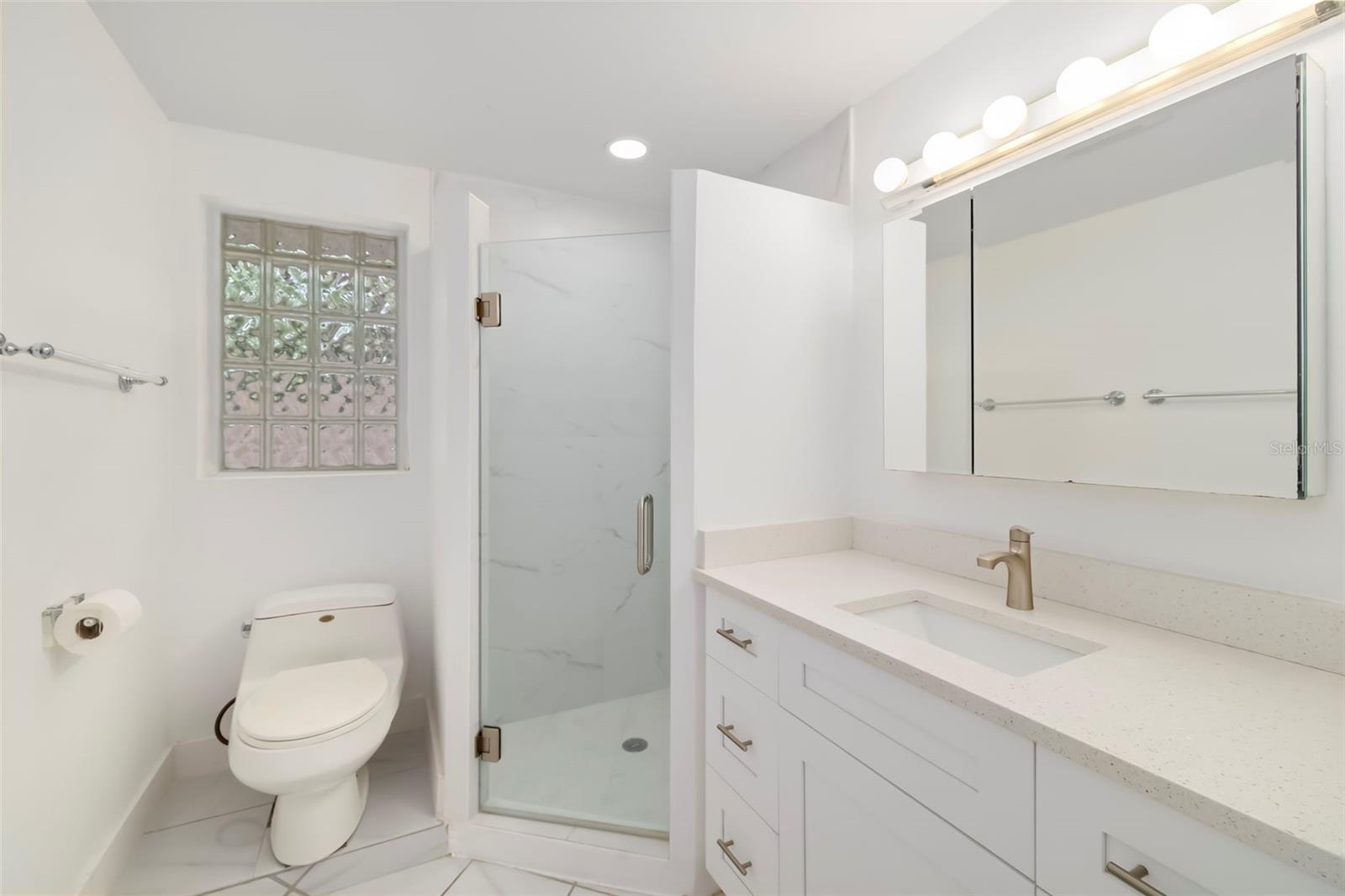 708 GARFIELD DR — photo 32