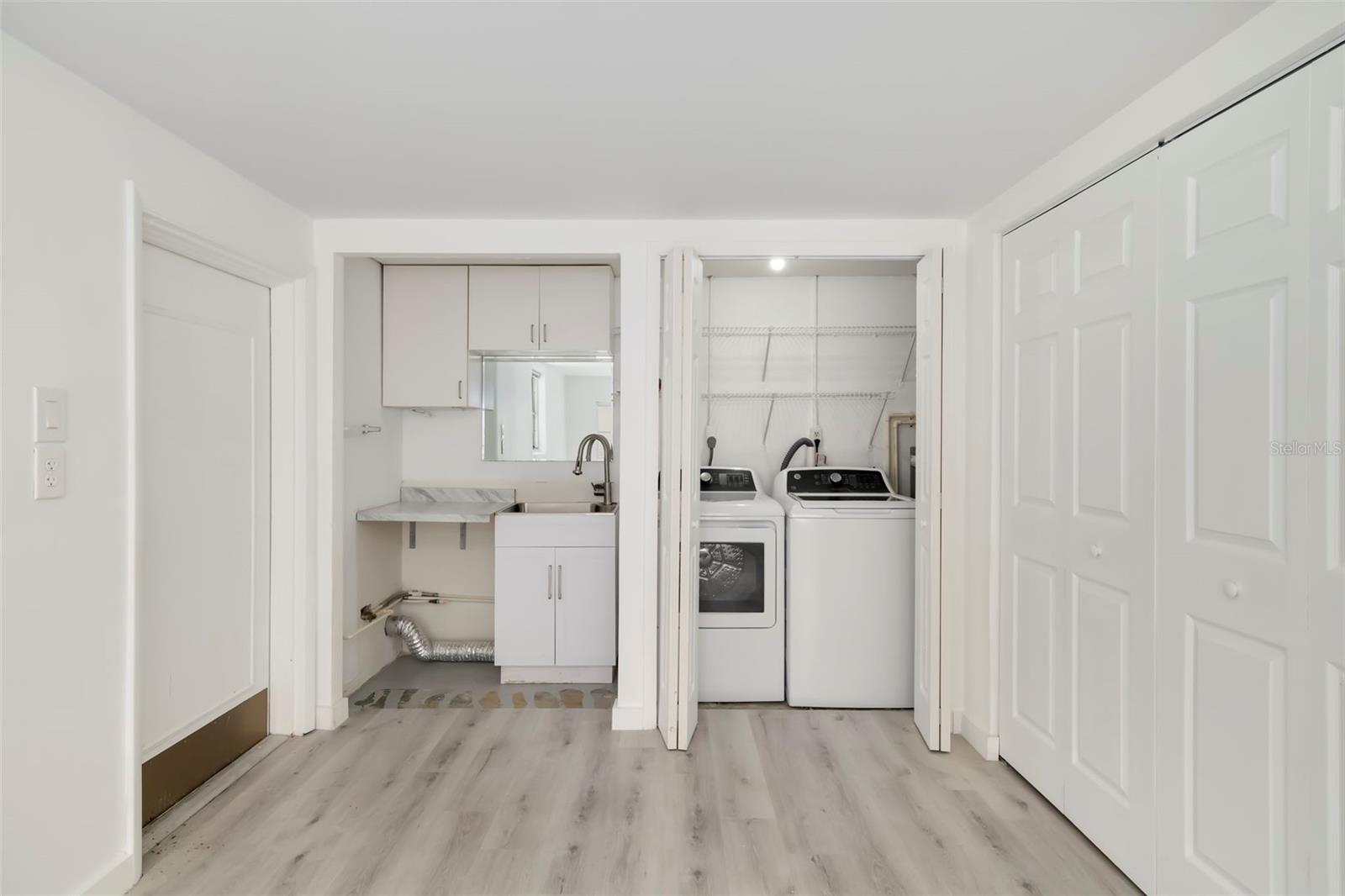 708 GARFIELD DR — photo 22