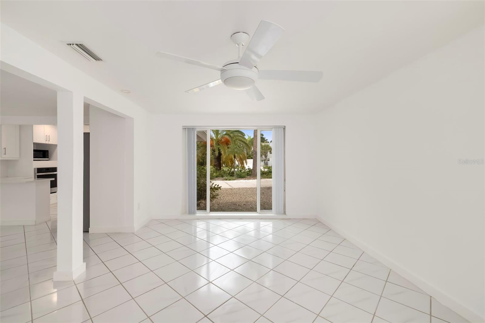 708 GARFIELD DR — photo 19