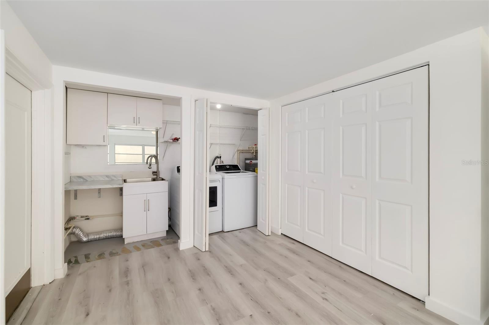 708 GARFIELD DR — photo 23