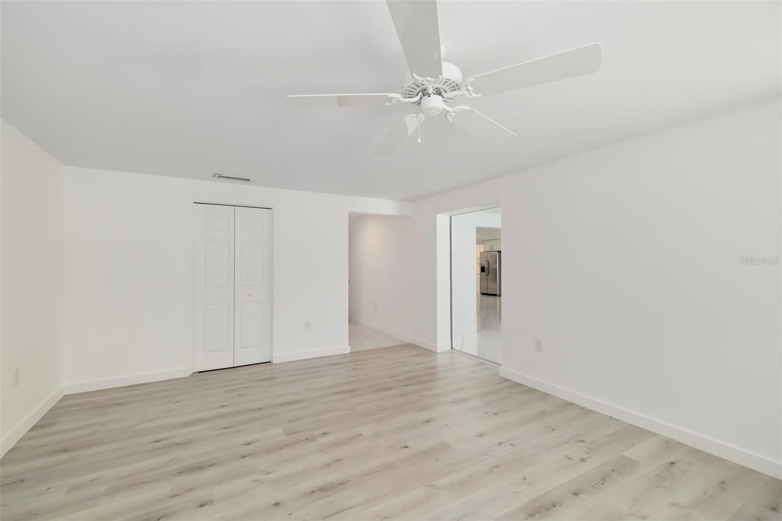 708 GARFIELD DR — photo 39