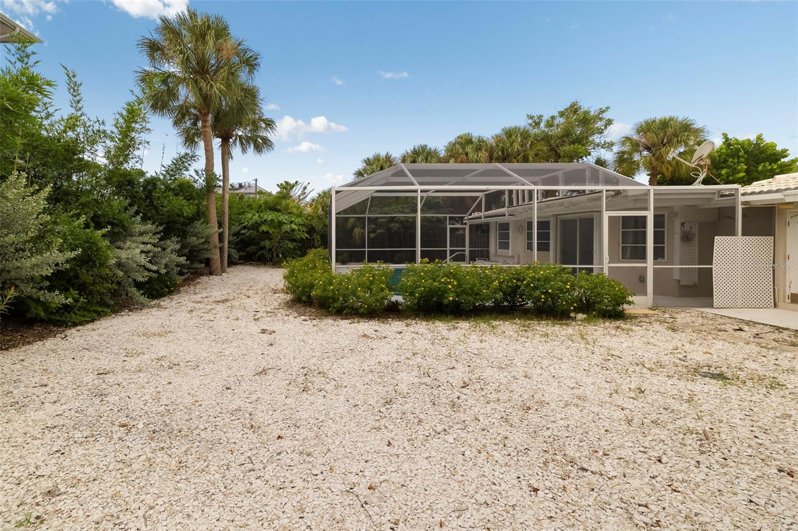 708 GARFIELD DR — photo 45