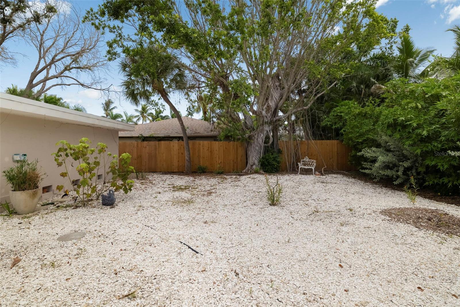 708 GARFIELD DR — photo 47