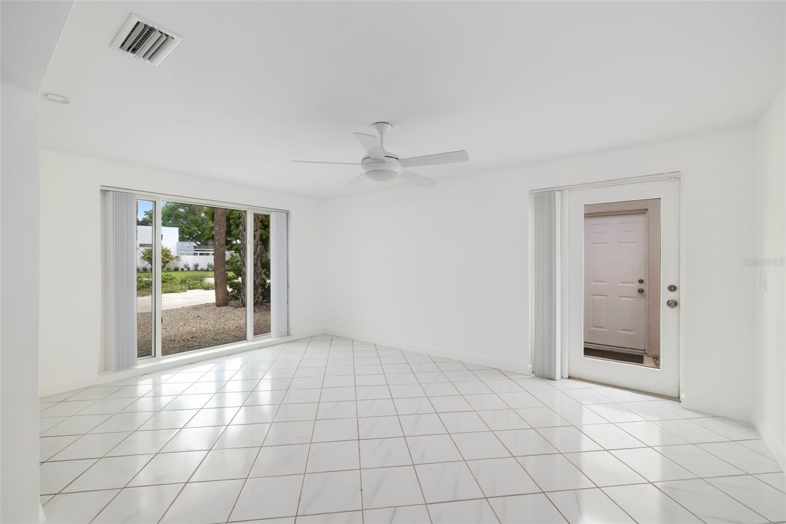 708 GARFIELD DR — photo 18