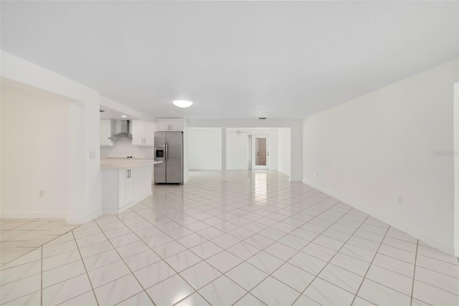 708 GARFIELD DR — photo 10