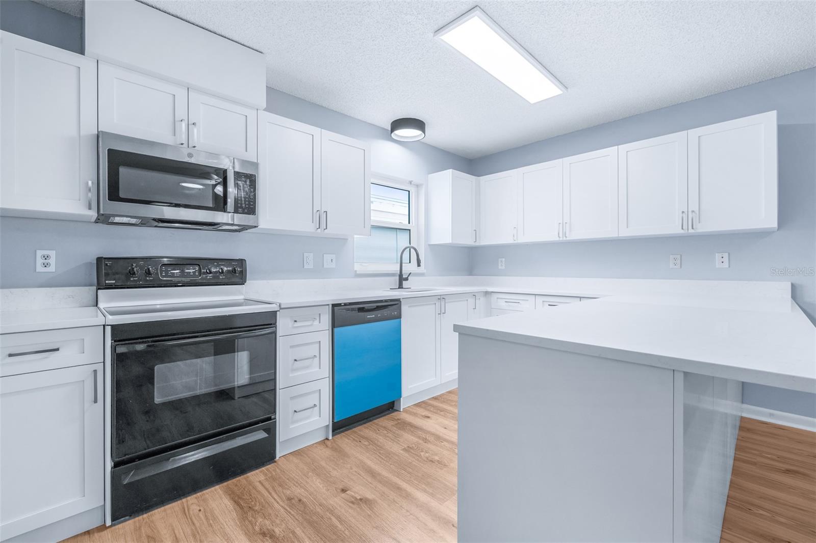 13940 ANONA HEIGHTS DR #70 — photo 11