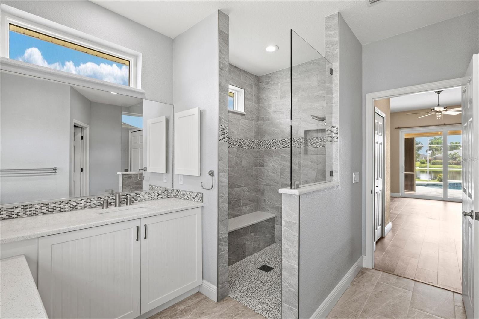 203 LAKE VICTORIA CT — photo 41