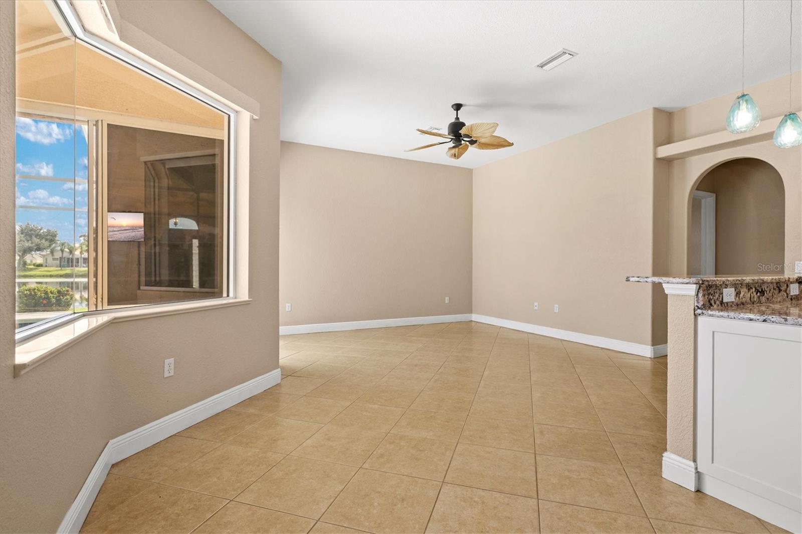 203 LAKE VICTORIA CT — photo 26