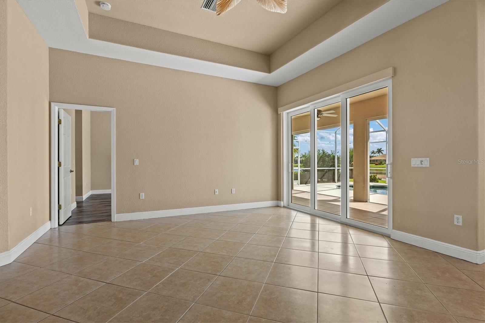 203 LAKE VICTORIA CT — photo 12