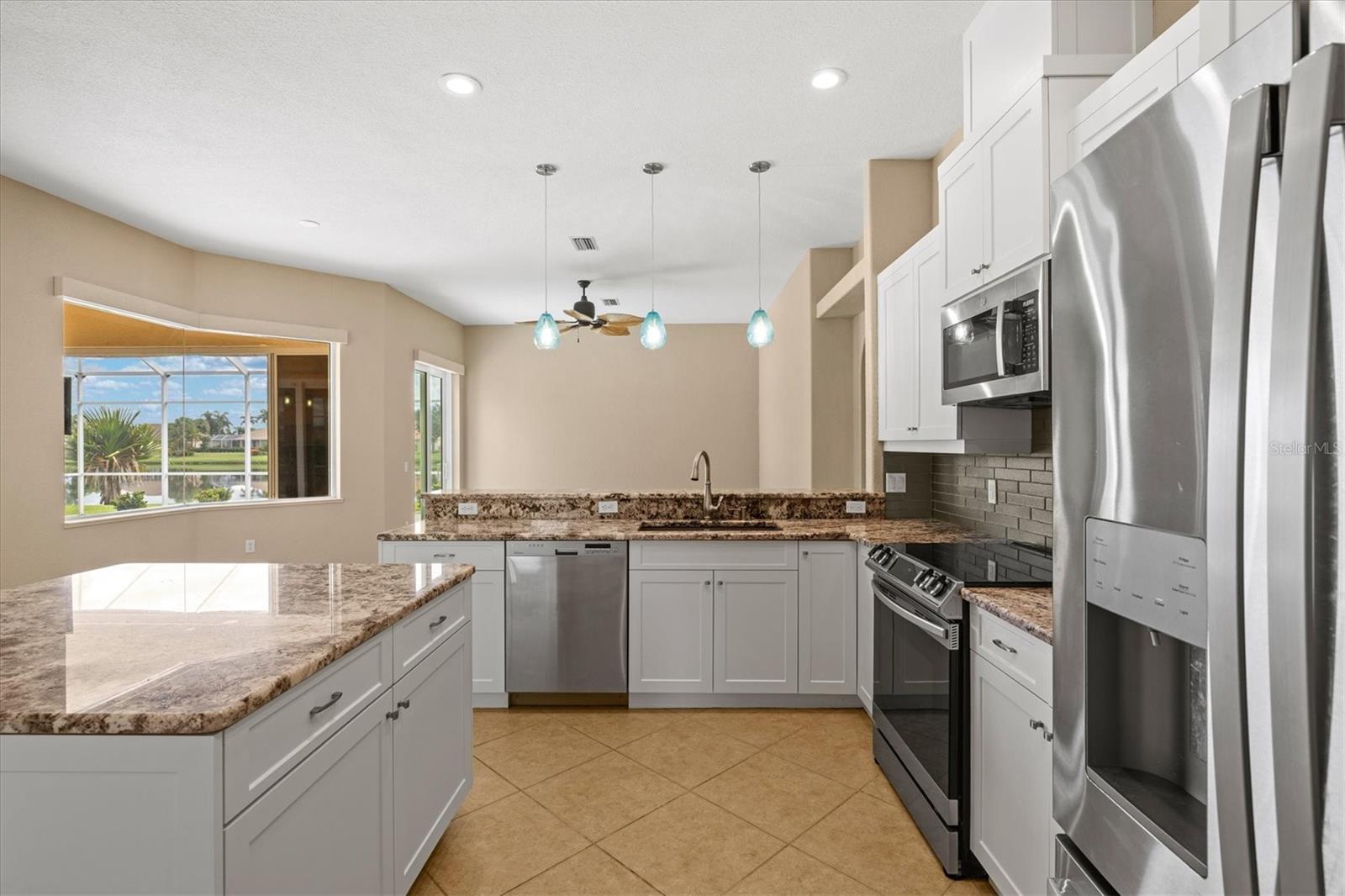 203 LAKE VICTORIA CT — photo 21