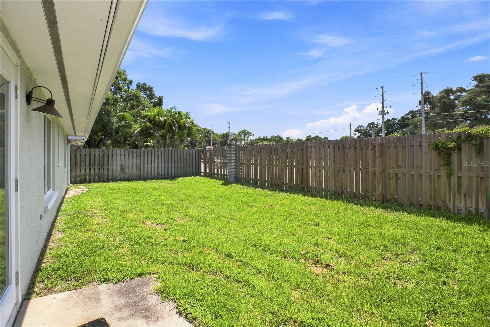 864 FRANKLIN CIR — photo 21