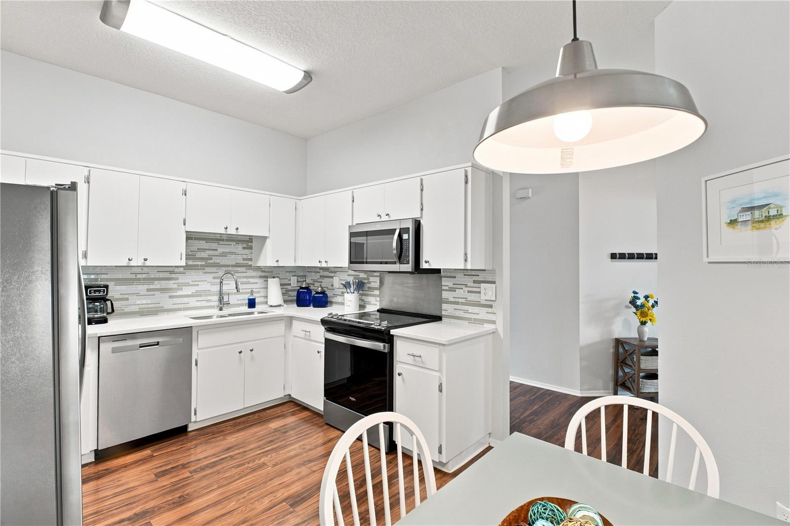 864 FRANKLIN CIR — photo 2