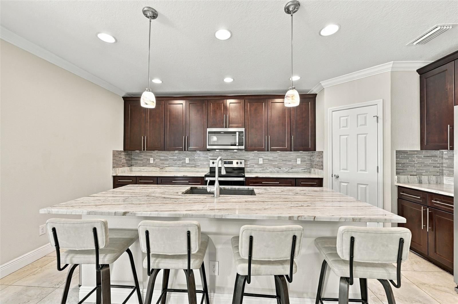 232 CLAYTON ST — photo 7