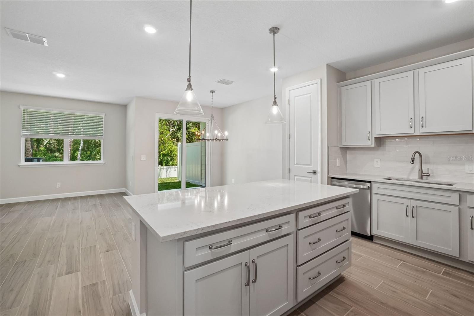 7328 DEER VALLEY CIRCLE — photo 9