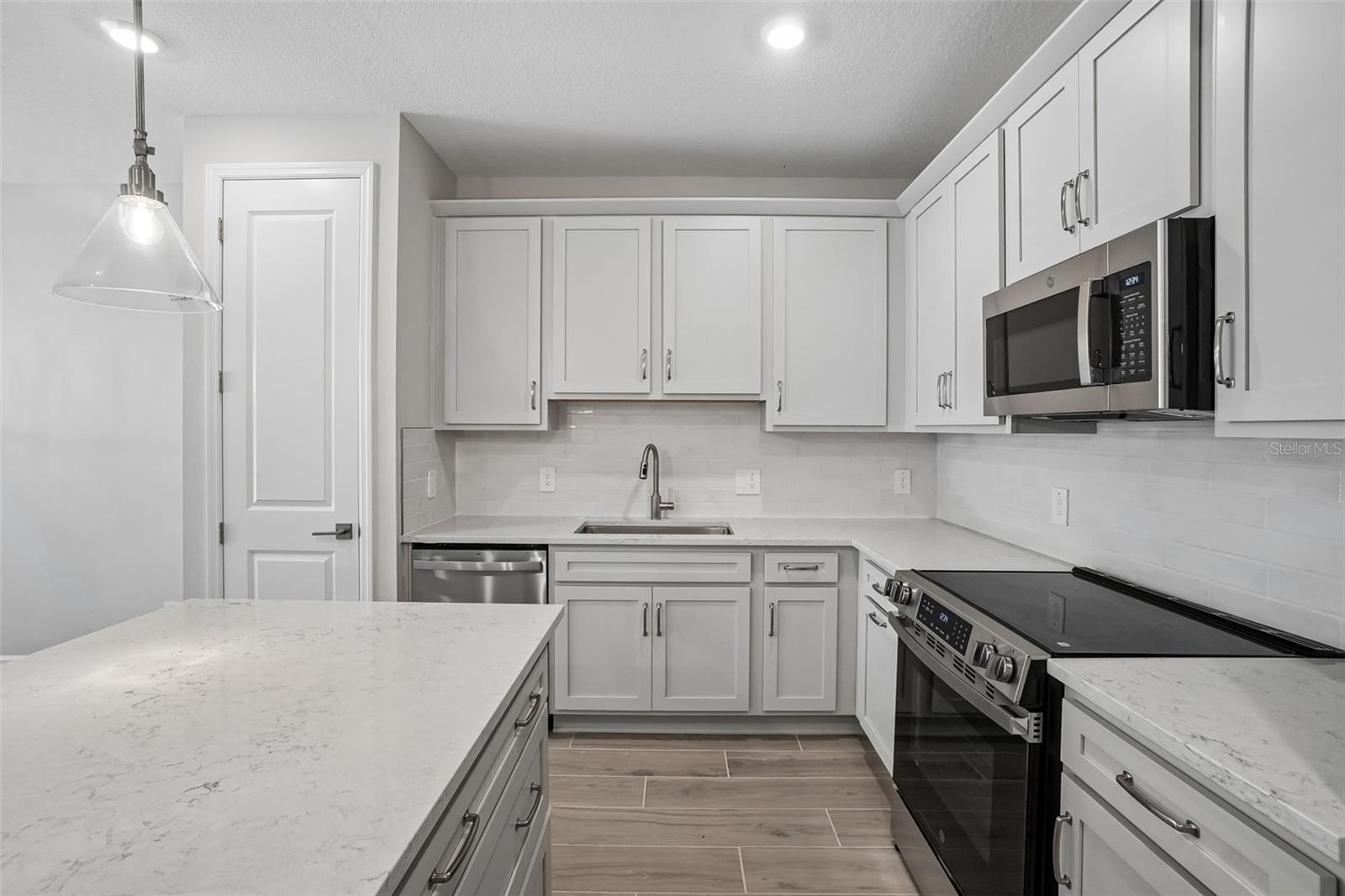7328 DEER VALLEY CIRCLE — photo 11