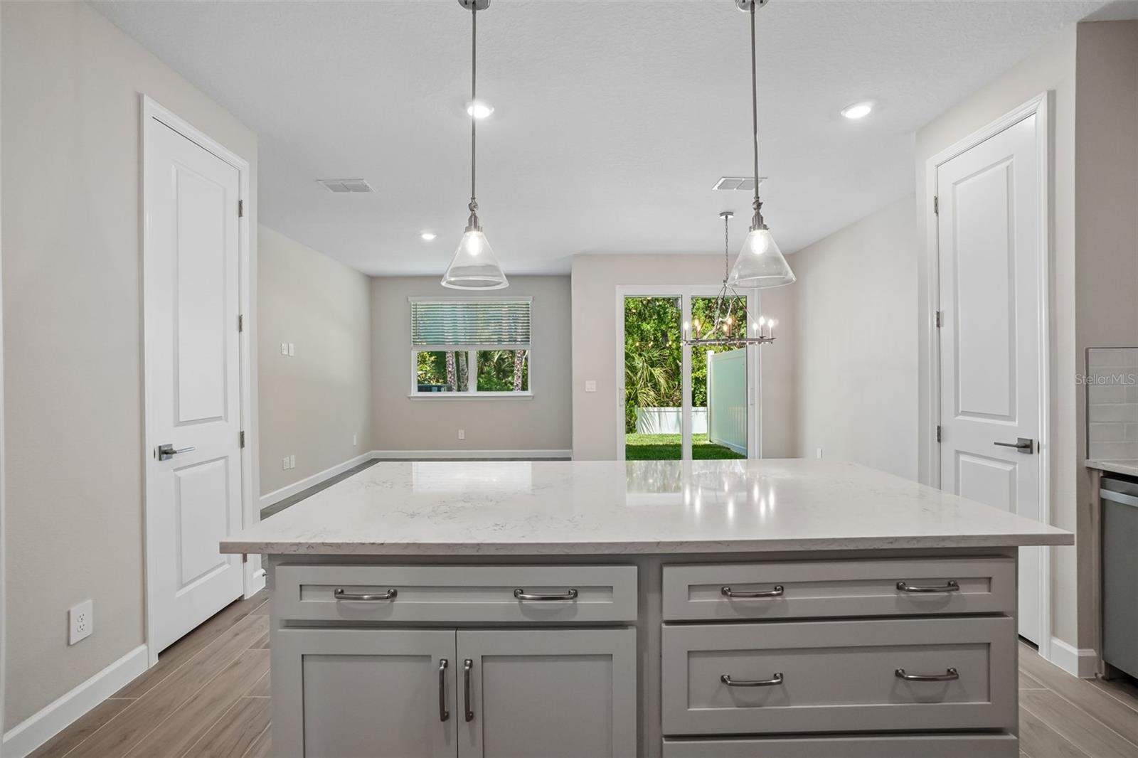 7328 DEER VALLEY CIRCLE — photo 8