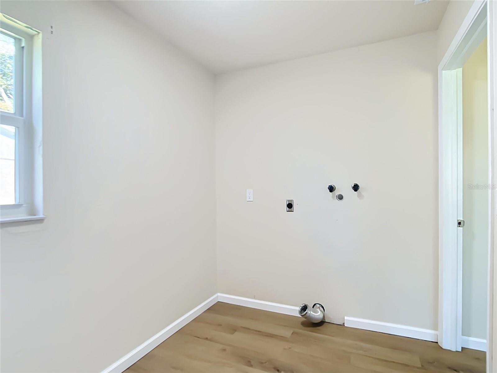 4441 MULGRAVE AVE — photo 32