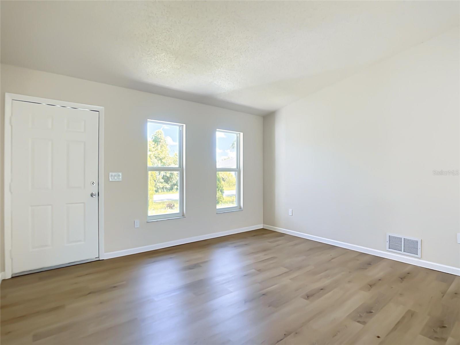 4441 MULGRAVE AVE — photo 8
