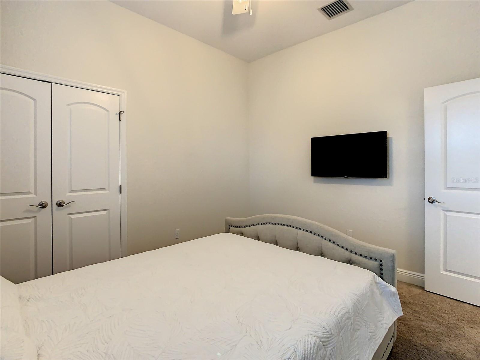 220 W MINNEHAHA ST — photo 39
