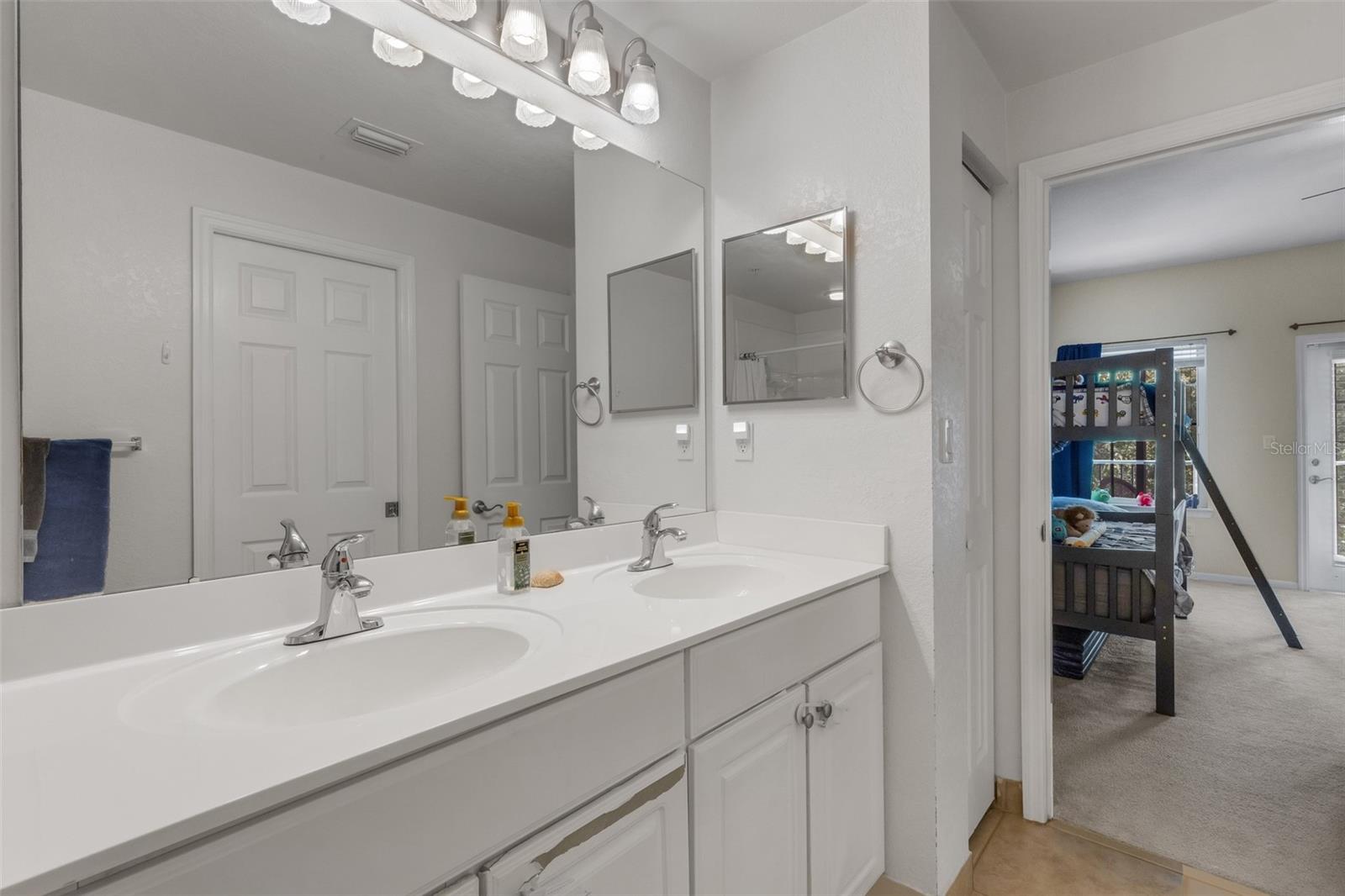 9872 MEADOW FIELD CIR #503 — photo 13